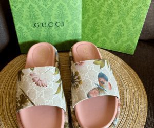gucci slides women