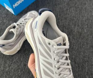 hoka shoes pallets